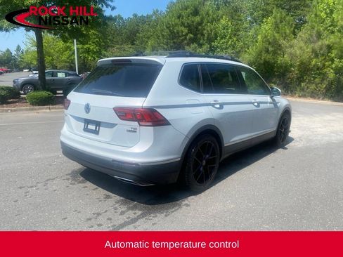 Used 2018 Volkswagen Tiguan SE w/ Panoramic Sunroof Package AWD/4WD image 3
