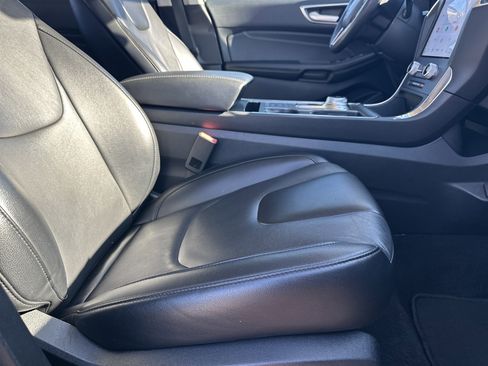 Used 2022 Ford Edge Titanium image 14