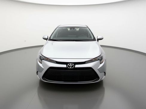 Used 2025 Toyota Corolla LE FWD image 2
