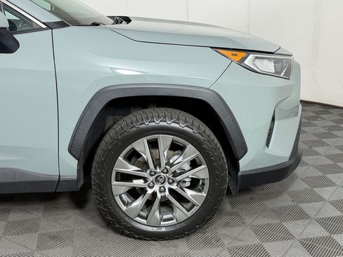 Used 2020 Toyota RAV4 XLE Premium FWD image 13