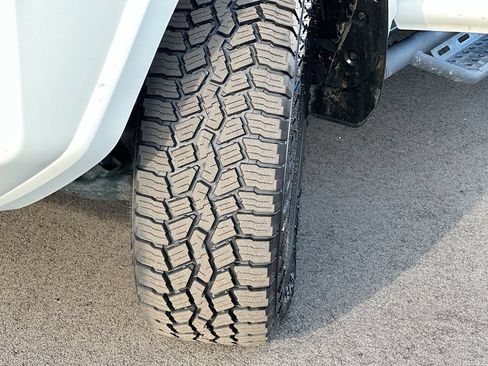 Used 2021 Toyota 4Runner SR5 Premium w/ Moonroof Package AWD/4WD image 25