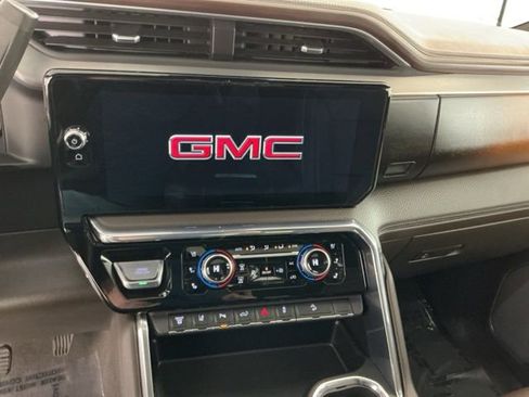 Used 2024 GMC Sierra 3500 Denali w/ Denali Reserve Package image 22