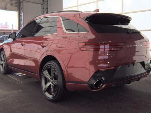 Used 2024 Genesis GV70 2.5T w/ Sport Prestige Package AWD/4WD image 4