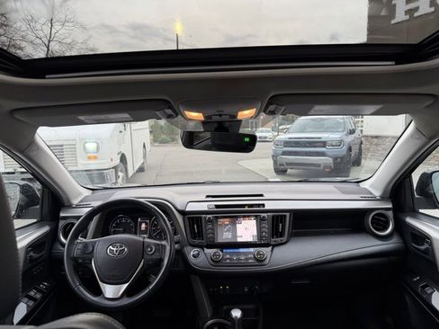 Used 2018 Toyota RAV4 Limited image 47