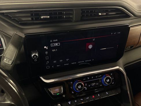 Used 2024 GMC Sierra 3500 Denali Ultimate w/ Snow Plow Prep/Camper Package image 18