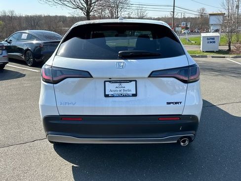 Used 2025 Honda HR-V Sport image 3