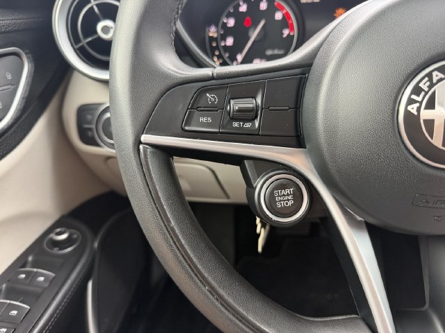 Used 2019 Alfa Romeo Giulia w/ Quick Order Package 22K Sport RWD image 16