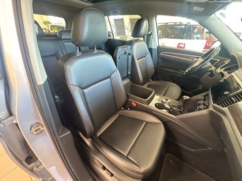 Used 2018 Volkswagen Atlas SEL w/ R-Line Package AWD/4WD image 29