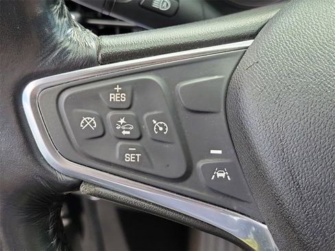 Used 2019 Chevrolet Equinox LT w/ Driver Convenience Package image 23