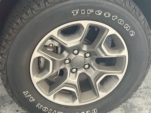 Used 2022 Jeep Cherokee Trailhawk w/ Premium Leather Package image 30