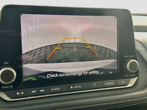 Used 2025 Nissan Rogue SV FWD image 22