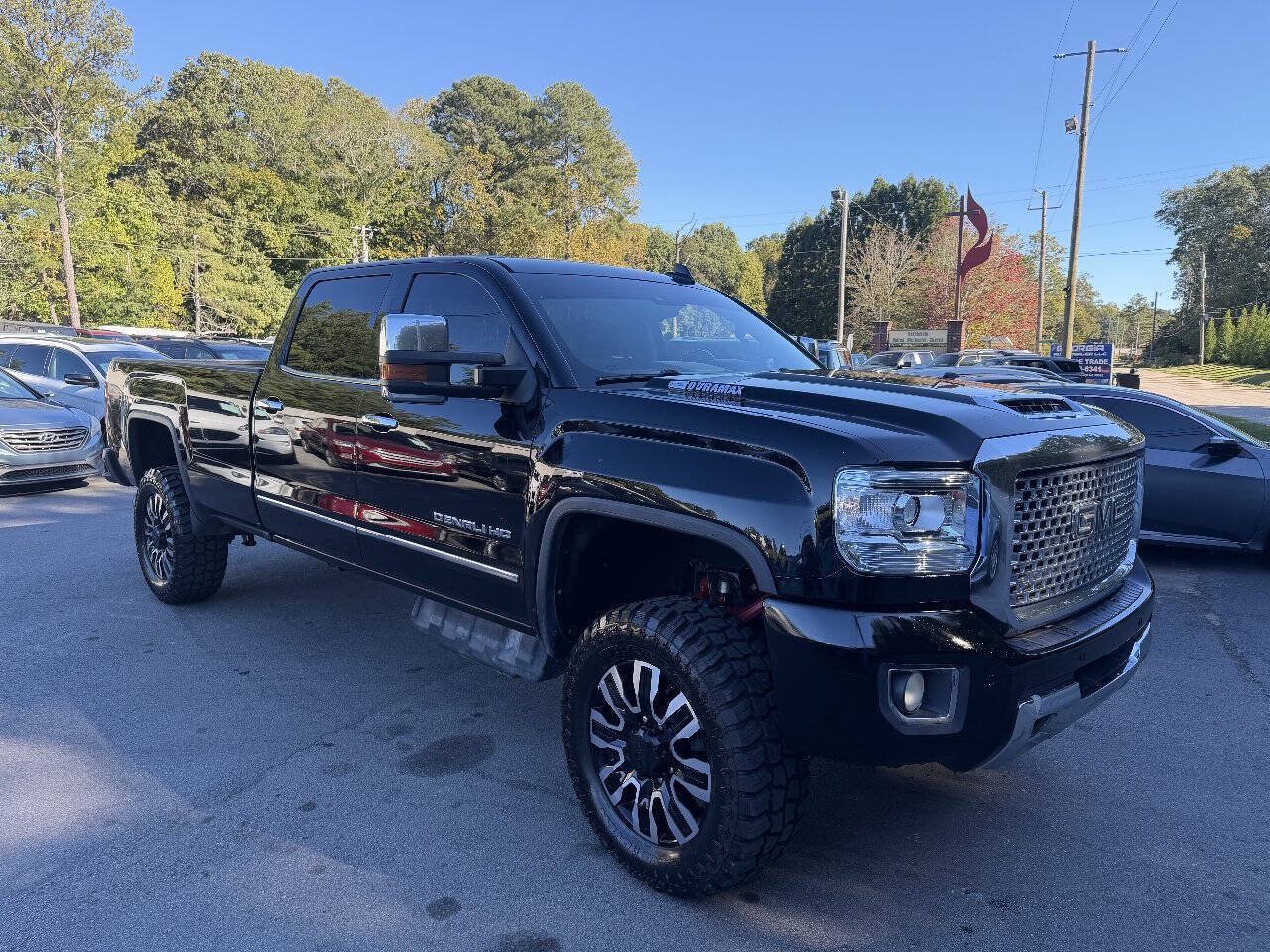 Used 2017 GMC Sierra 3500 Denali w/ Duramax Plus Package AWD/4WD image 3