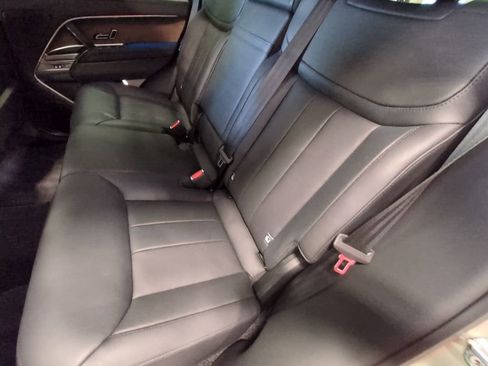 Used 2025 Land Rover Range Rover SE image 18