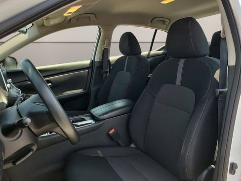 Used 2025 Nissan Sentra SV FWD image 10