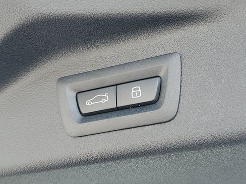 New 2026 BMW X7 xDrive40i w/ Premium Package image 28