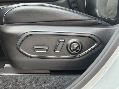 Used 2024 Jeep Grand Cherokee Altitude image 21