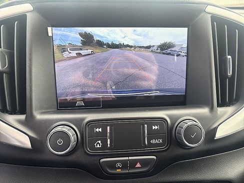 Used 2024 GMC Terrain SLT FWD image 16