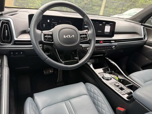 Used 2025 Kia Sorento SX Prestige AWD/4WD image 22