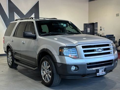 Used 2011 Ford Expedition XLT w/ 203A Rapid Spec Order Code AWD/4WD image 2