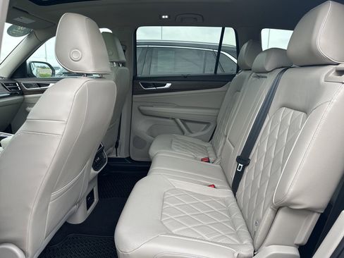 Certified 2024 Volkswagen Atlas SEL Premium R-Line image 36