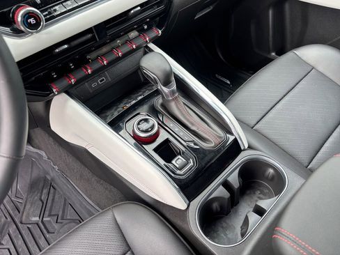 Used 2024 GMC Canyon AT4X AWD/4WD image 19