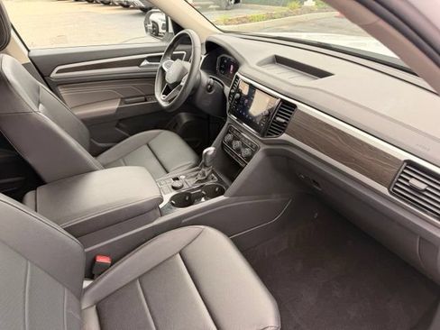 Certified 2023 Volkswagen Atlas SE w/ Panoramic Sunroof Package AWD/4WD image 20