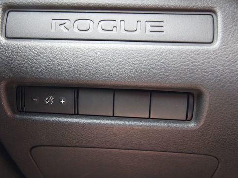 Used 2023 Nissan Rogue S AWD/4WD image 22
