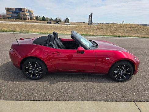 Used 2025 MAZDA MX-5 Miata Grand Touring w/ Weather Package image 17