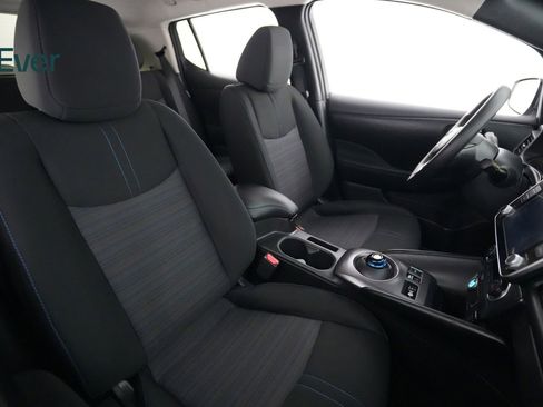 Used 2025 Nissan Leaf S image 23