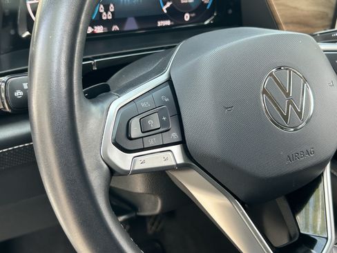 Used 2024 Volkswagen Atlas SE FWD image 29