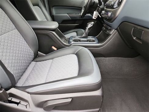 Certified 2022 Chevrolet Colorado Z71 w/ Safety Package image 24