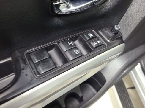 Used 2018 Nissan Titan SV w/ SV Convenience Package AWD/4WD image 24