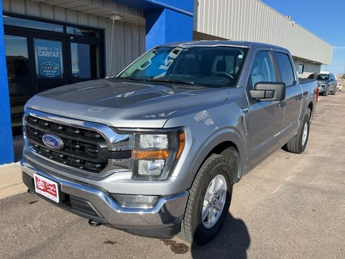 Used 2023 Ford F150 XLT w/ Trailer Tow Package image 4
