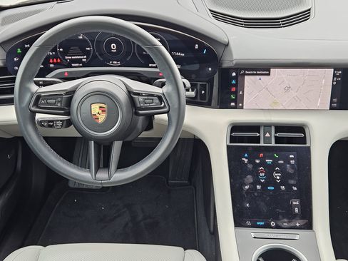 Used 2021 Porsche Taycan image 25