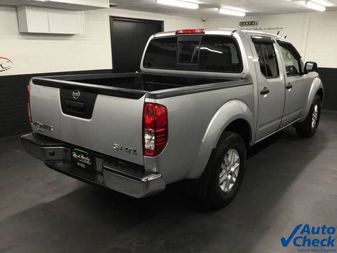 Used 2015 Nissan Frontier SV AWD/4WD image 6