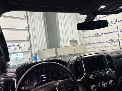 Used 2022 GMC Sierra 2500 AT4 w/ Snow Plow Prep/Camper Package AWD/4WD image 2