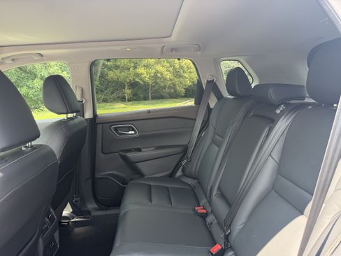 Used 2021 Nissan Rogue SL w/ Premium Package AWD/4WD image 5