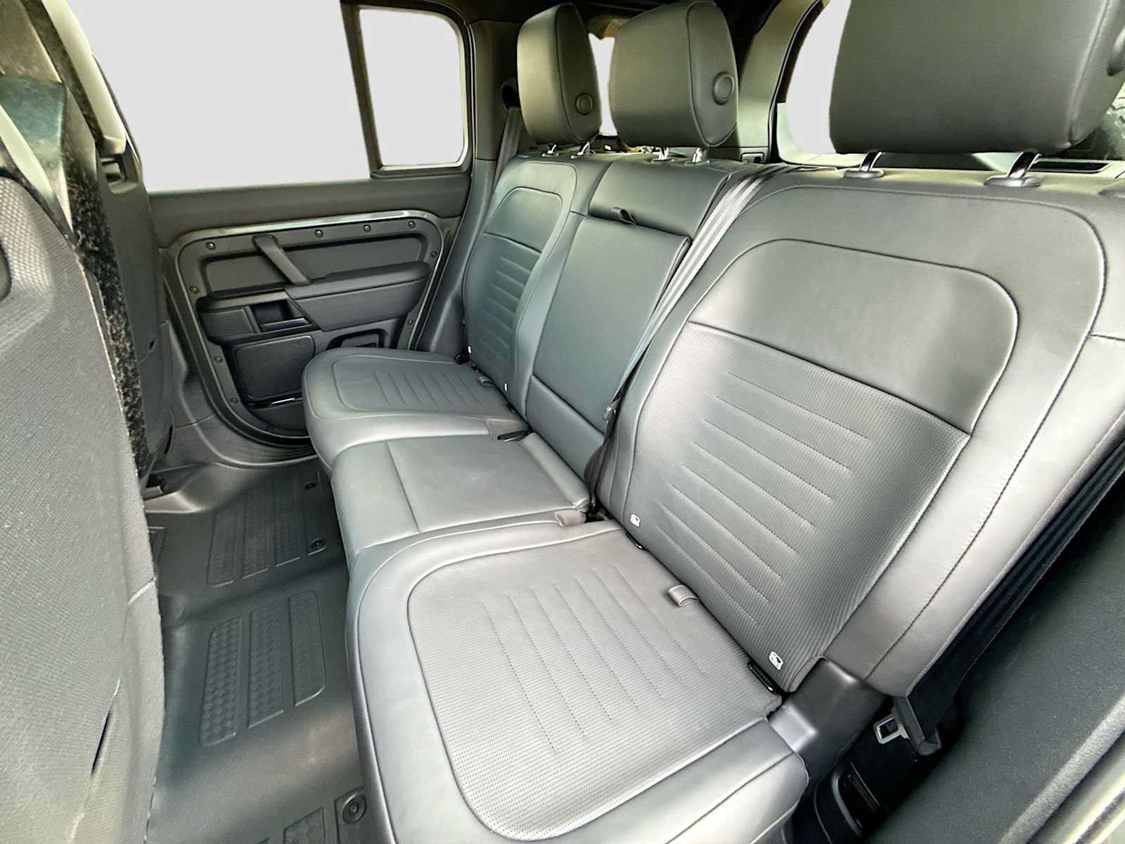 Used 2025 Land Rover Defender 110 AWD/4WD image 17