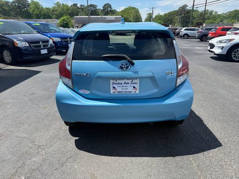 Used 2015 Toyota Prius C Two image 6