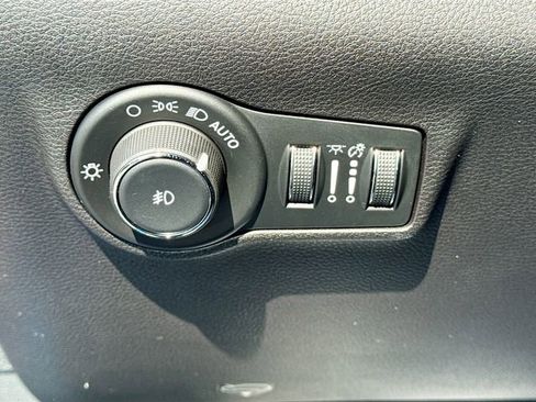 Used 2025 Jeep Compass Limited AWD/4WD image 12