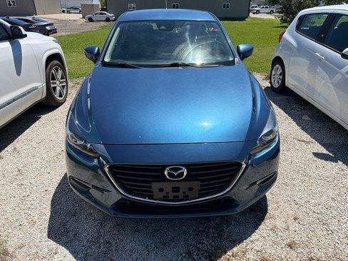 Used 2018 MAZDA MAZDA3 Hatchback FWD image 2