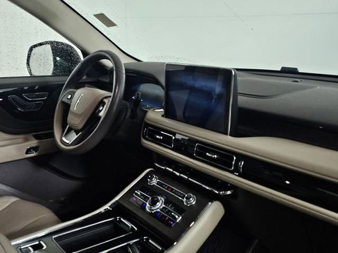 Used 2020 Lincoln Aviator Reserve w/ Equipment Group 201A image 10
