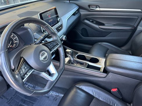 Certified 2024 Nissan Altima 2.5 SR FWD image 10