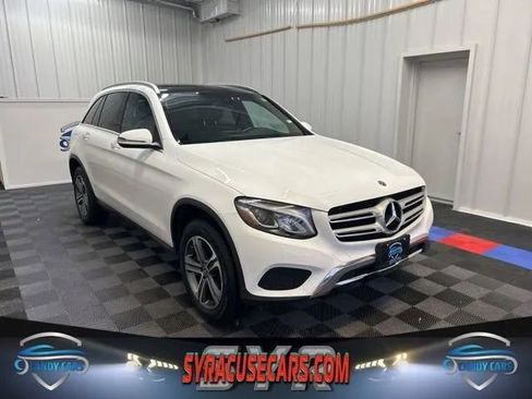 Used 2019 Mercedes-Benz GLC 300 4MATIC image 1