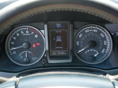 Certified 2022 Toyota Tacoma TRD Off-Road AWD/4WD image 24
