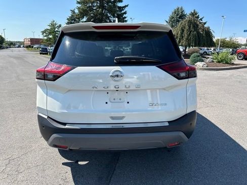 Used 2021 Nissan Rogue SV w/ Premium Package AWD/4WD image 4