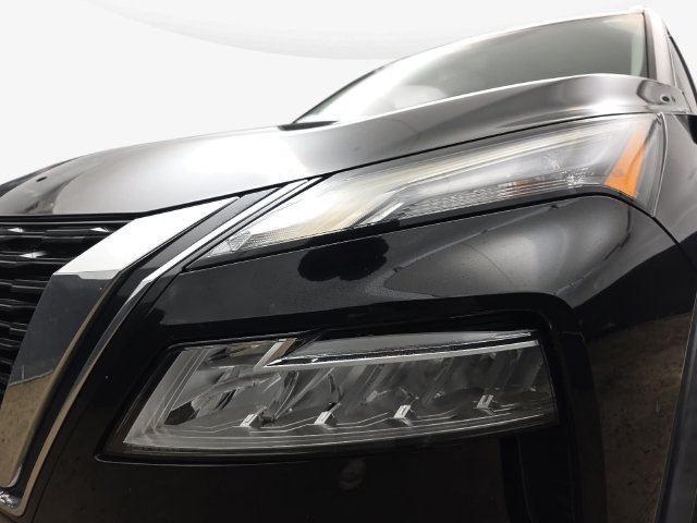 Used 2022 Nissan Rogue SV w/ SV Premium Package FWD image 32