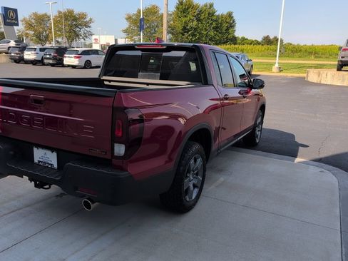 Used 2025 Honda Ridgeline TrailSport image 5