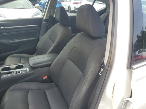 Used 2019 Nissan Altima 2.5 SV FWD image 18