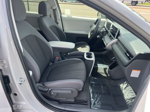 Used 2024 Hyundai Ioniq 5 SE RWD image 38